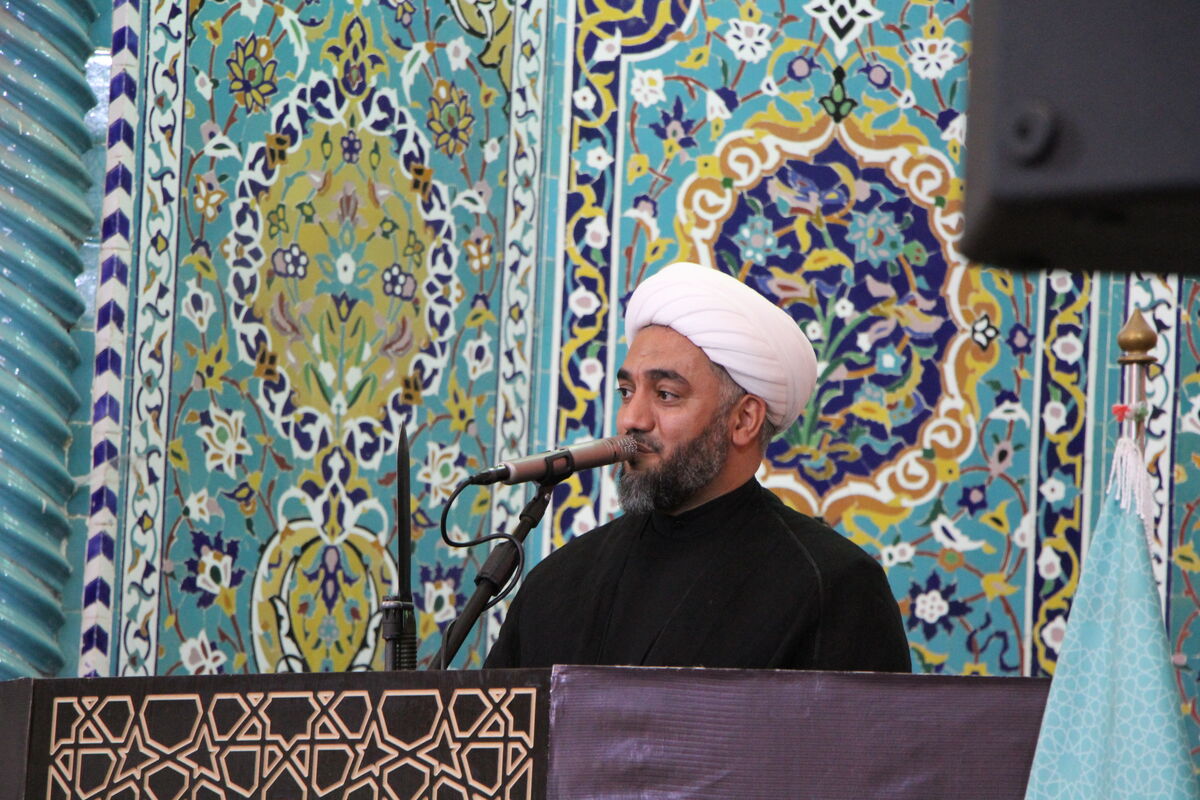 تأکید امام جمعه بم بر نگاه مسئولانه به گردشگری، نخبگان و کارگران ارگ جدید