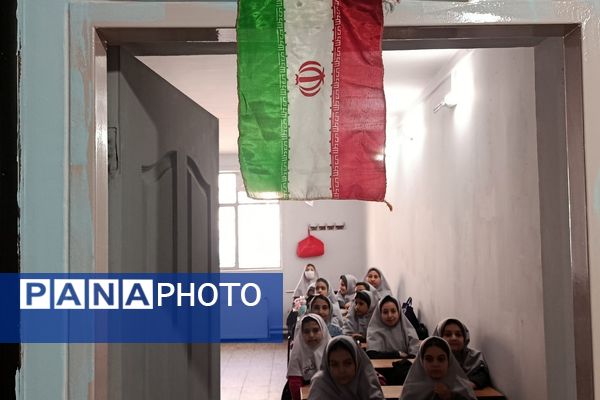  آغاز سال تحصیلی با همراهی حافظان نظم و امنیت در دبستان بعثت ۲