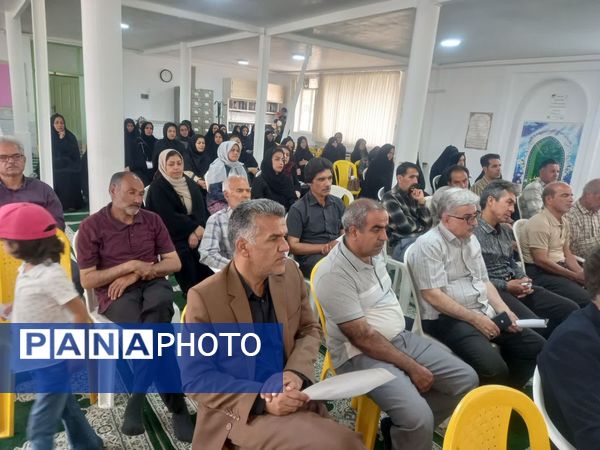 جلسه انجمن اولیا دبیرستان نمونه آیت‌الله خامنه‌ای 