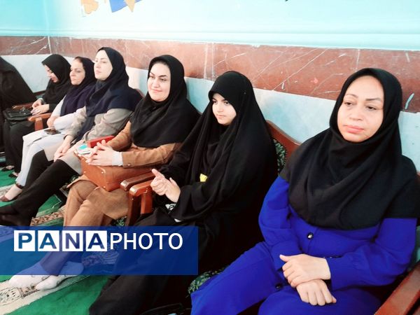 جشن بزرگداشت مقام معلم در دبستان نبوت شهرستان بوشهر