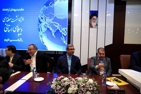 پنل همکاری‌های اقتصادی، استانی ، تجاری، سرمایه‌گذاری و مناطق آزاد
