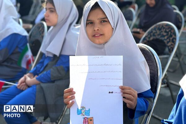 تبلور معنویت و انسانیت در جشن عاطفه‌ها دبستان دخترانه حضرت صدیقه(س) ملارد