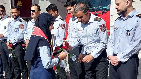 تجلیل از آتش نشانان قهرمانان حماسه آفرین در محل ایستگاه ۵ آتش نشانی مشهد