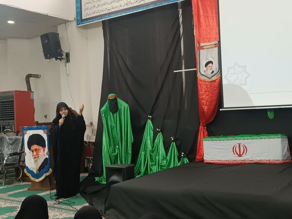 تکریم خانواده شهدا در مسجد حضرت محمد مشهد مقدس