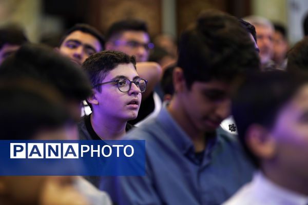 گردهمایی بزرگ ارکان هیات‌های دانش‌آموزی مدارس شهر تهران در حسینیه عشاق 