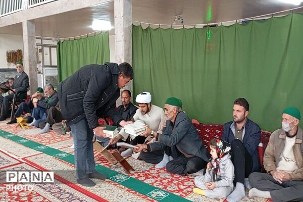 قرائت سوره فتح و اقامه نماز جماعت ظهر و عصر در مسجد جامع شهر بار