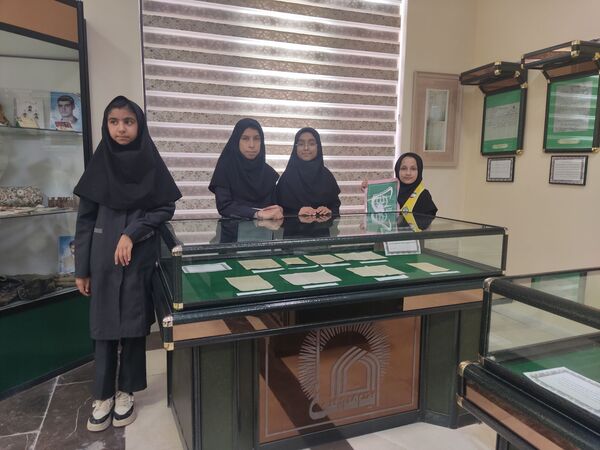 هفته کتاب خوانی در آرامگاه شهید مدرس