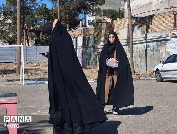 مسابقات نمایش خوانی و تئاتر خیابانی دختران در شهرستان کاشمر 