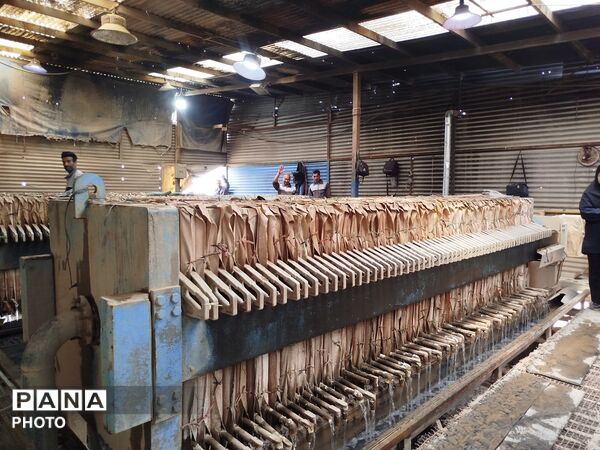 بازدید فرماندار  از شرکت زرین‌فلز کاشمر
