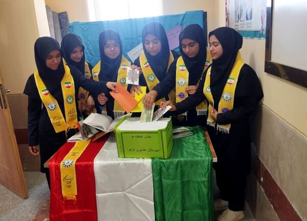 برگزاری جشن عاطفه‌ها در مدارس عشایری استان کرمان 