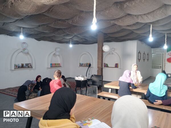  حضور دانش آموزان وکودکان در مجموعه فرهنگی آدینه شهر بار