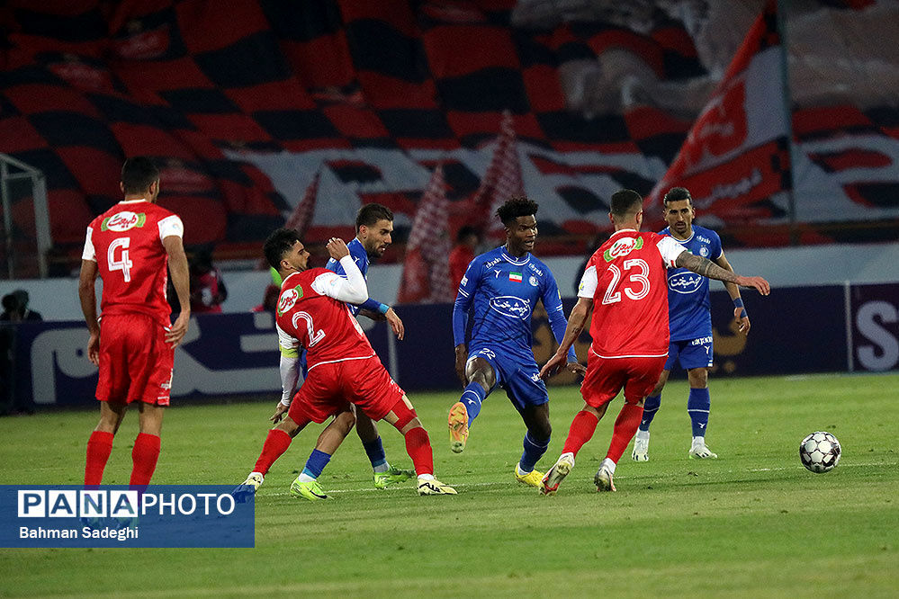 غیبت یاغی سرخ تراکتور مقابل استقلالی‌ها؛ فرجی غایب  اردوگاه پرسپولیس 