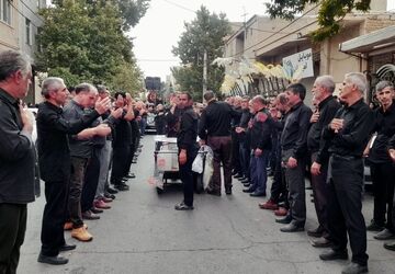 صدای پرشور عزای عزاداران در کوچه‌های شهر، در روز تاسوعا طنین‌انداز شد
