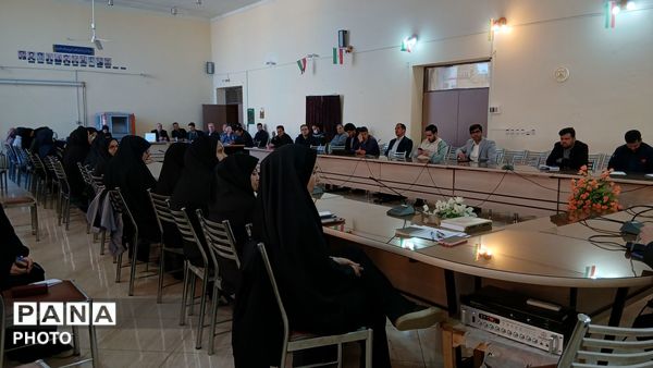 کارگاه آموزشی رابطین طرح ملی دانش‌آموزی نجات «دانا» در تویسرکان