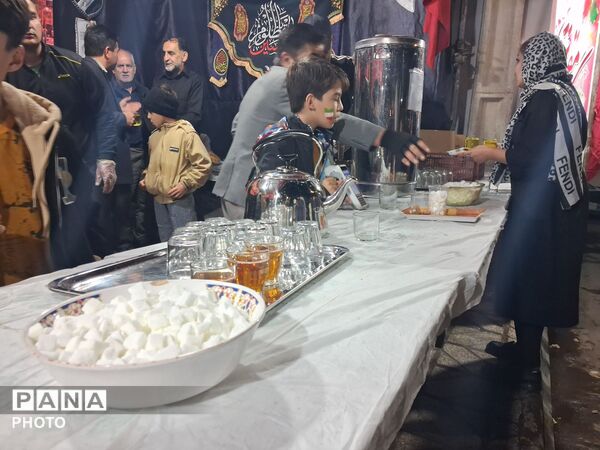خدمات رسانی موکب های مردمی حسینه فضل نیشابور
