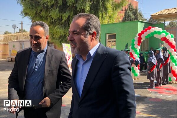 آیین نواختن زنگ جوانه ها در مدرسه شاهد نجمه ناحیه دو شهرری 