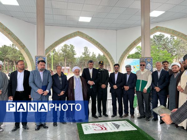 خادمین امام رضا(ع) با شهدا بیعت کردند 