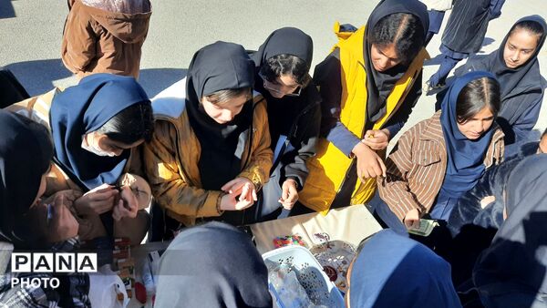 دستاوردهای دانش‌آموزان در غرفه کاروفناوری مدرسه سمیه