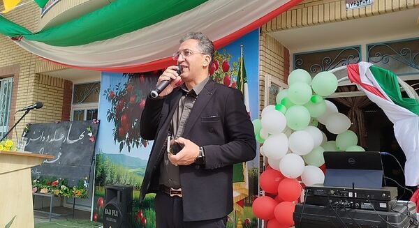 آغاز سال تحصیلی جدید و نواختن زنگ مهر در کاشمر
