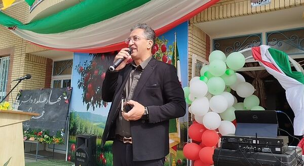 آغاز سال تحصیلی جدید و نواختن زنگ مهر در کاشمر