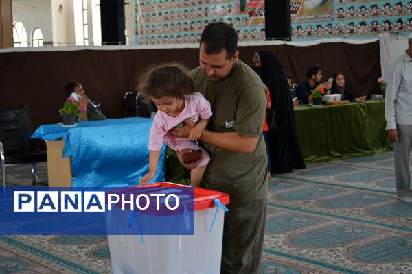 حماسه پرشور مردم نیشابور پای صندوق رأی