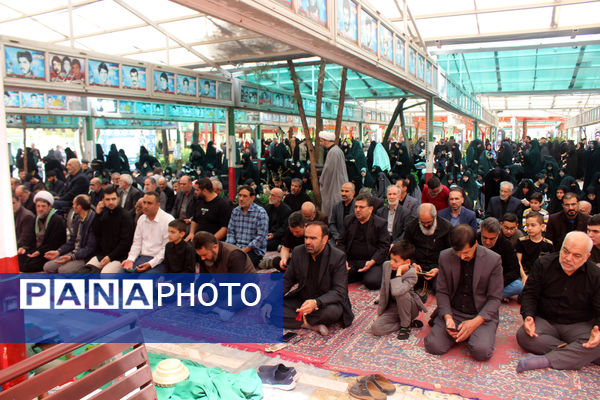 مراسم تحویل سال در گلزار شهدای قم