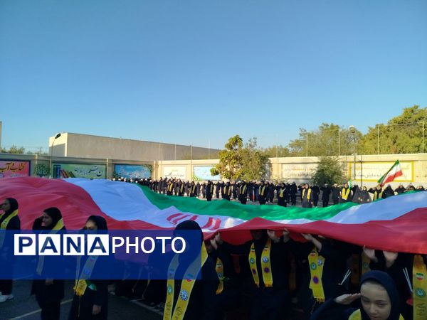 صبحگاه تمام تشکیلاتی دبیرستان تقی‌پور مراغه