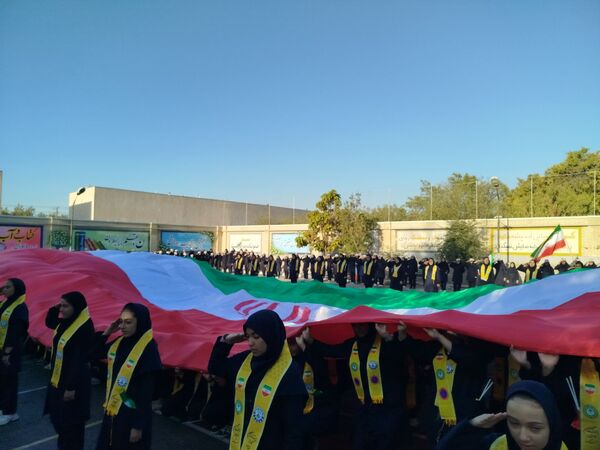 صبحگاه تمام تشکیلاتی دبیرستان تقی‌پور مراغه