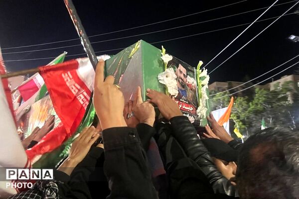 اجتماع با شکوه شهرستان ملارد در چهلم شهدای میناب