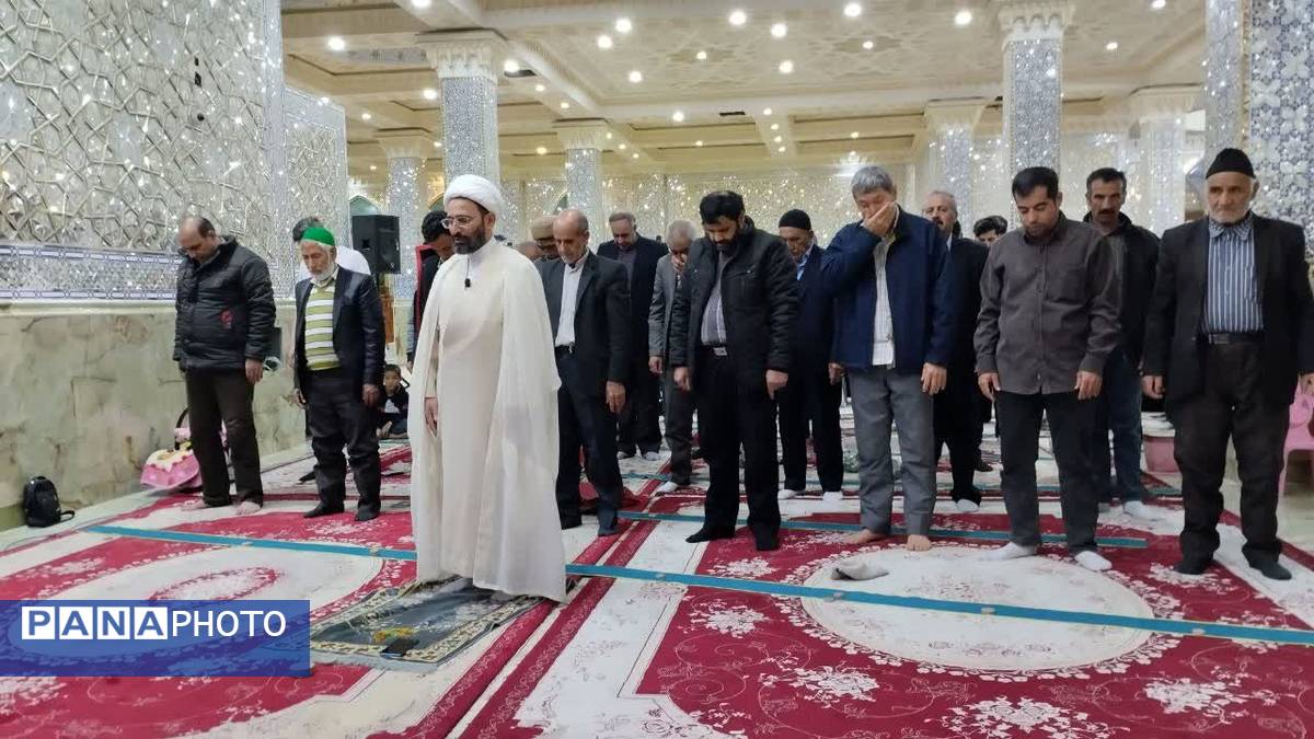 اقامه نماز جماعت مغرب و عشاء همراه با سفره افطاری ساده در حرم مطهر بی‌بی سکینه خاتون (سلام‌الله‌علیها)  ملارد در ایام ماه مبارک رمضان