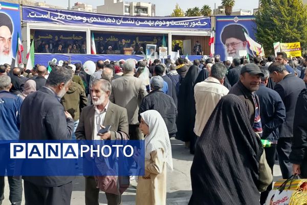 حضور با شکوه مردم، رسیدن به اوج بلندی و قدرت