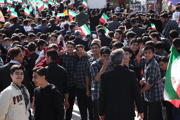 فریاد استکبار ستیزی از ورامین طنین انداز شد