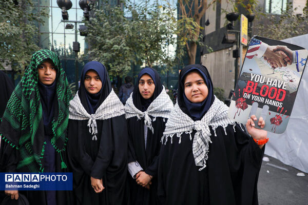 راهپیمایی گرامیداشت روز ۱۳ آبان - تهران