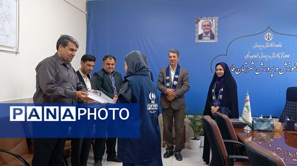 نشست مدیر آموزش و پرورش فاروج با دانش‌آموز خبرنگاران پانا