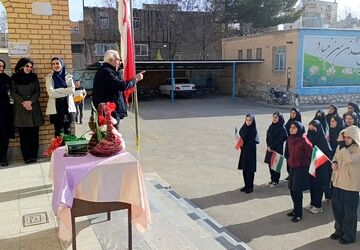 آیین تجلیل از دانش‌آموزان برتر مسابقات قرآن، عترت و نماز شهرستان نهاوند
