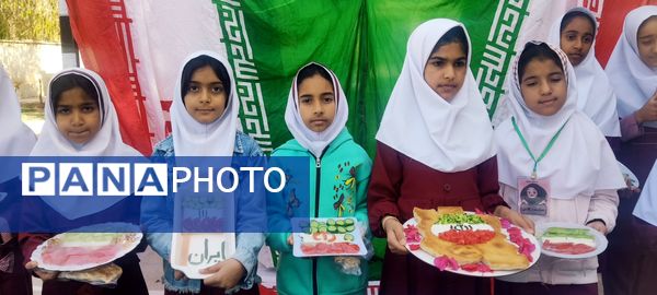 صبحانه نمادین دانش‌آموزان دبستان مولوی فین