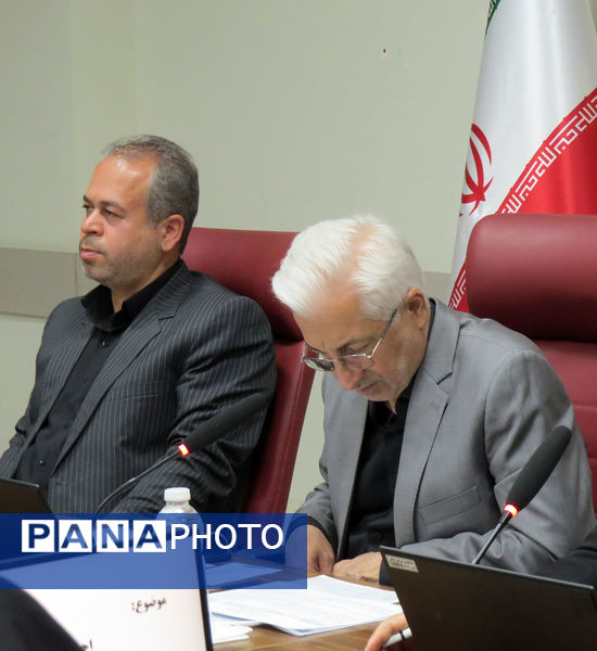 برگزاری شورای معاونان آموزش و پرورش با حضور استاندار 