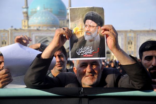 زیارت شهدای جمهور در حرم مطهر رضوی