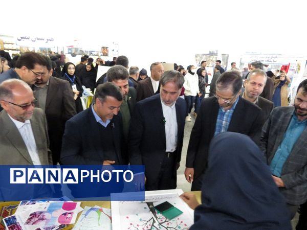 افتتاحیه نمایشگاه استانی به‌مناسبت هفته مشاغل در شهرستان بجنورد 