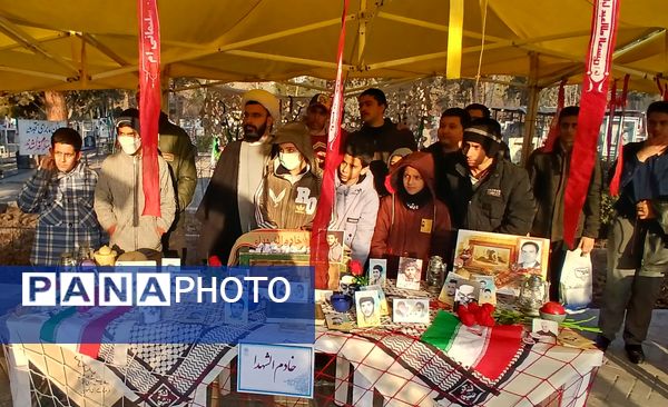 حضور دانش‌آموزان دبیرستان‌شهید بابایی در مراسمات ۱۲ بهمن