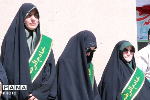 مراسم هفته دفاع مقدس با شروع سال تحصیلی جدید در بهارستان‌دو