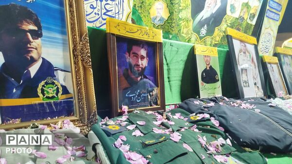 طنین دوباره شعارهای وفاداری در نورآباد؛ نود و هشتمین شب بیعت با رهبر انقلاب