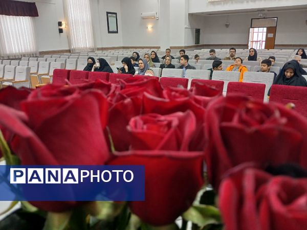 آیین تکریم و تجلیل از پژوهشگران برتر ناحیه۶