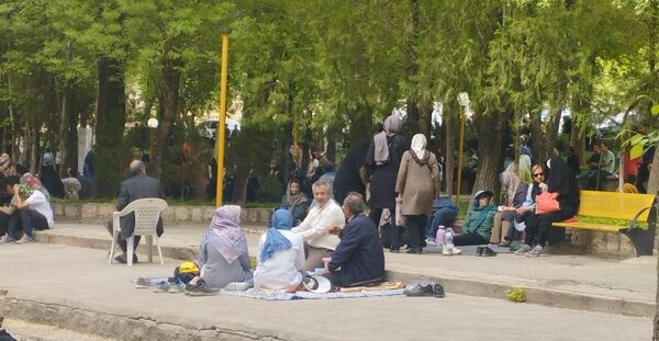 پیاده‌روی خانوادگی بروجنی‌ها