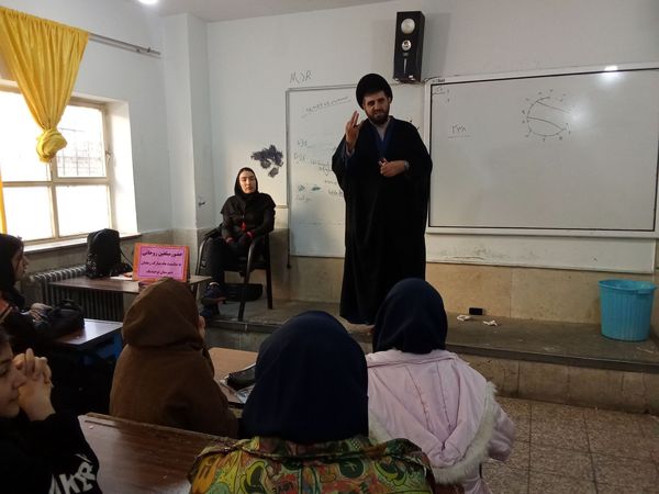 اجرای دعای ربنا و حضور مبلغین به مناسبت ماه مبارک رمضان در دبیرستان توحید یک