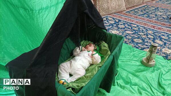 طنین لالایی مادران در همایش سراسری شیرخوارگان حسینی شهر بار