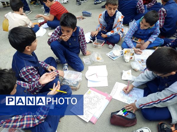 بمناسبت روز جهانی کودک برپایی جشنواره صبحانه سالم در دبستان پسرانه سرافراز ناحیه۷ مشهد