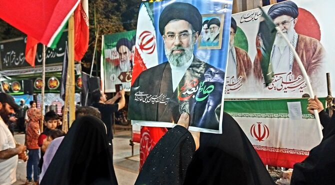 سنگر مردم، خیابان‌های ایران؛ از تجدید بیعت تا نابودی اسرائیل