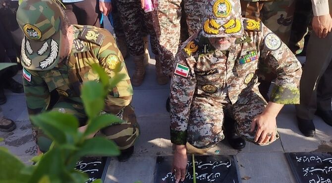 عطرافشانی و غبار روبی شهدای اصفهان در آئین ملی میهمانی لاله‌ها