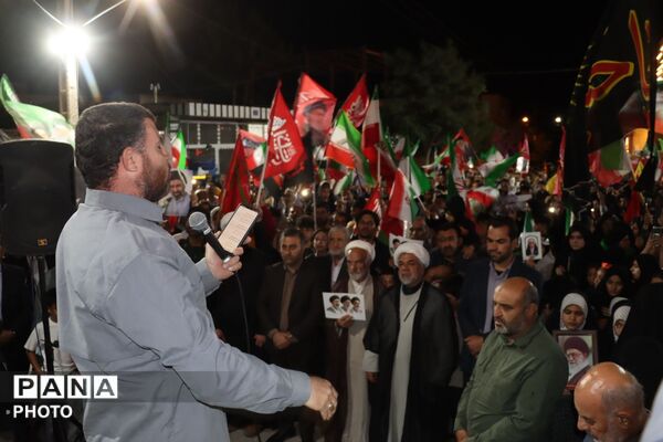 اجتماع شبانه کودکان و نوجوانان با «سلام فرمانده»